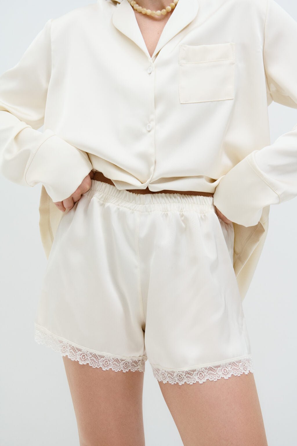 off - white M 3Piece Off White Satin Pajama Set Harir