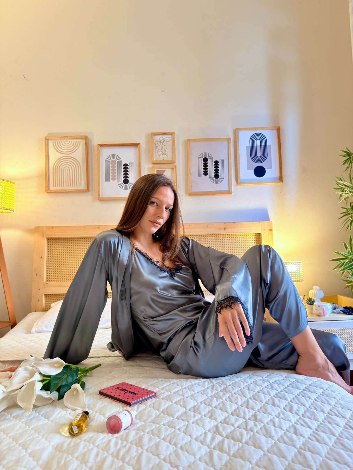 Gray Queen Lace Satin Pajama Set – 3 Piece Harir
